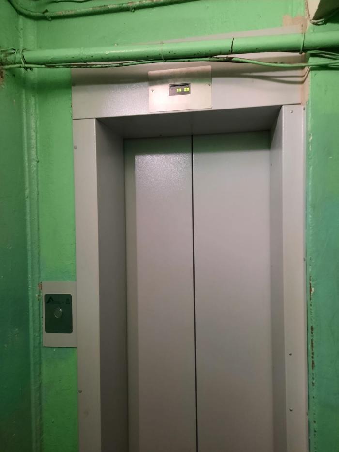 В Архангельске жители высотки два года ждали ремонта лифта